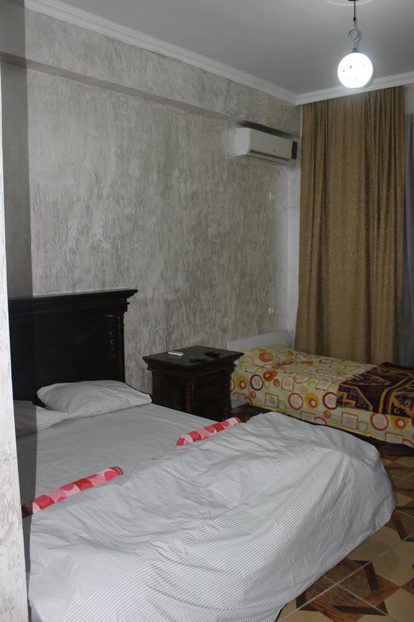 Hotel Belfast Batoumi Extérieur photo