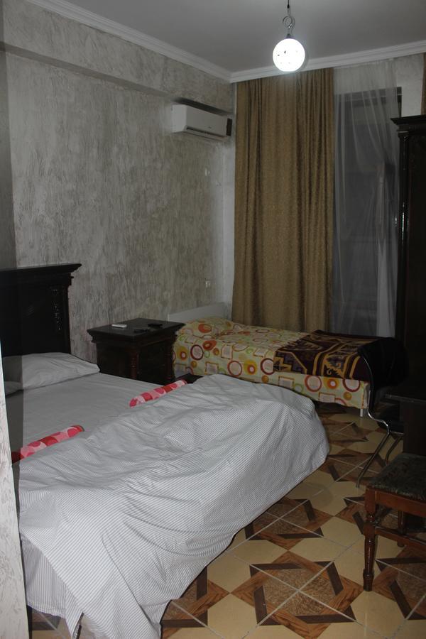 Hotel Belfast Batoumi Extérieur photo